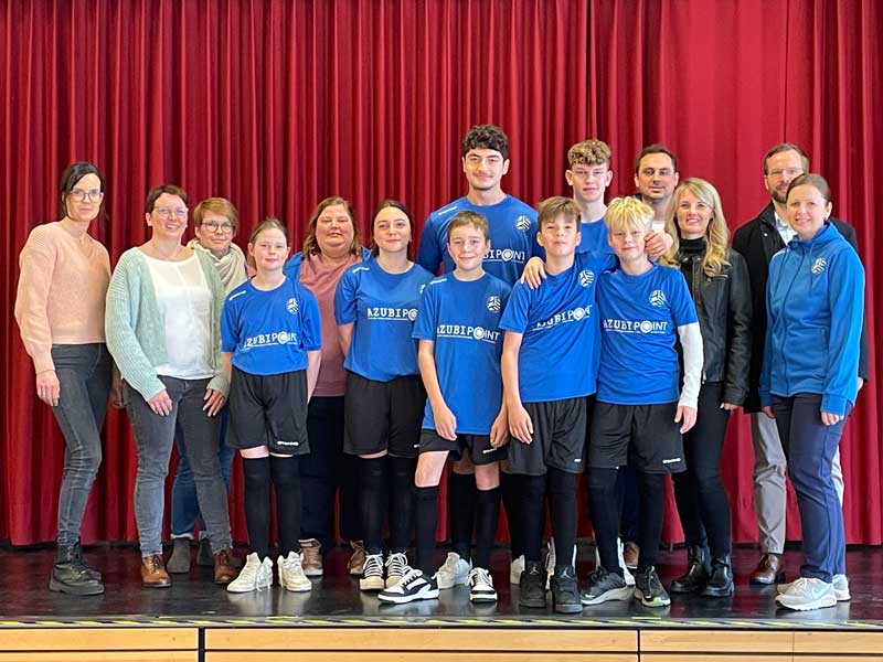 AZUBIpoint sponsert neue Trikots